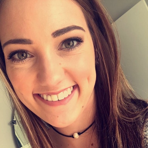 Meet your Posher, Kasye - Picture 1 of 1